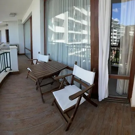 Private Ravda-emerald