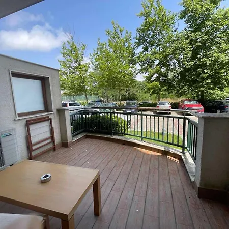 Private Ravda-emerald