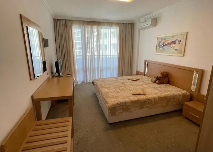 Daire Private Ravda-emerald *