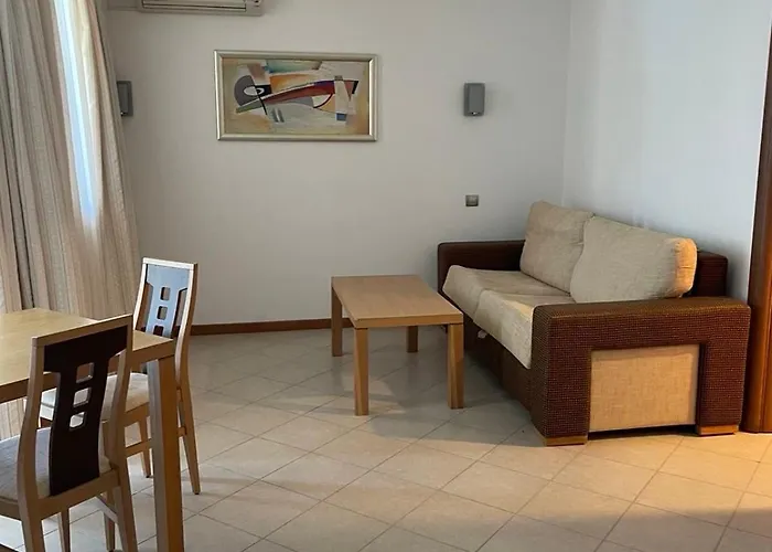 Private Ravda-emerald Daire *