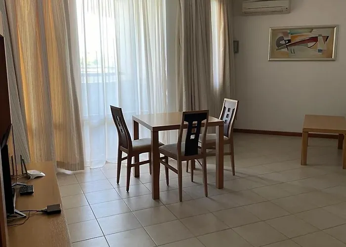 Daire Private Ravda-emerald