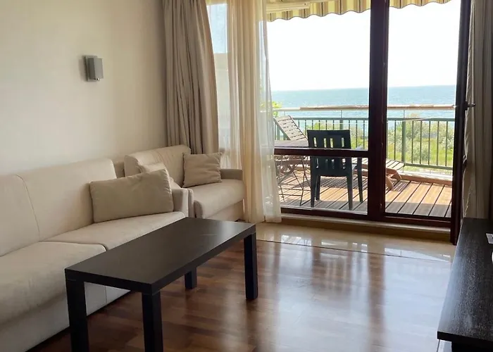 Private Ravda-emerald Daire *