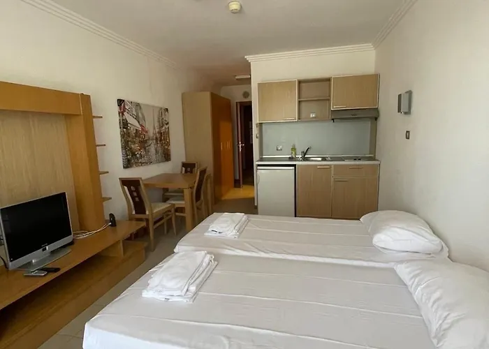 Private Ravda-emerald Daire *